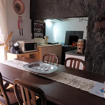 Olhinhos De Azeitona - Quatro Ribeiras Ferienhaus *